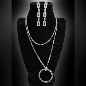 Elegant Silver Necklace and Earring Set
